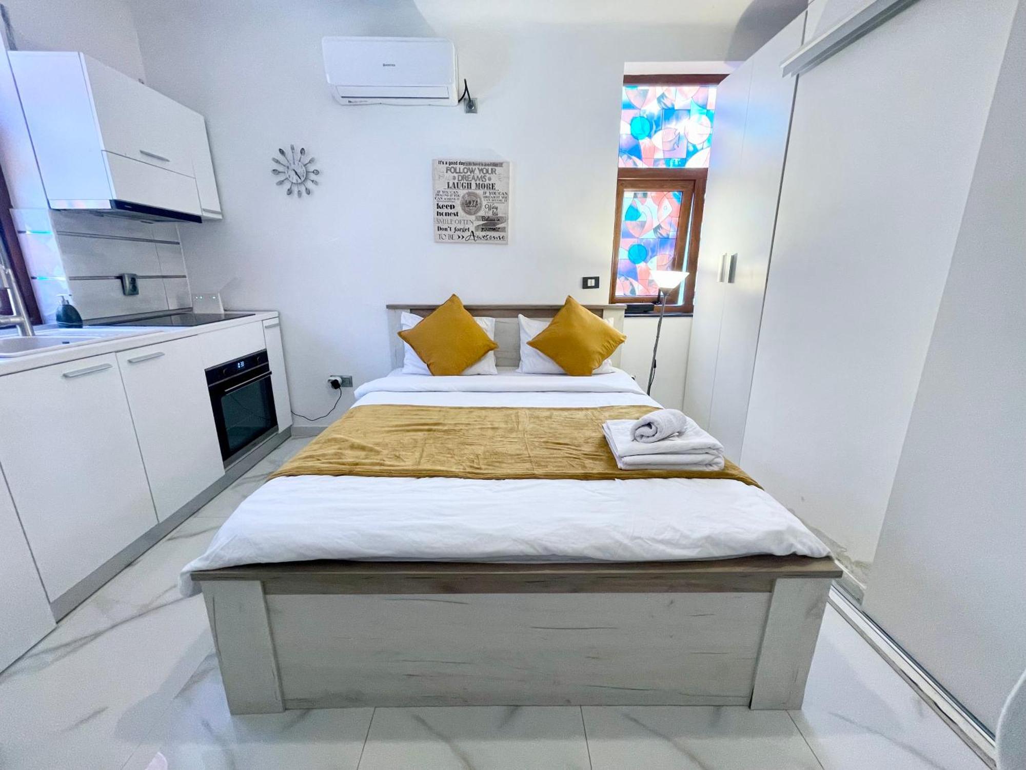 White Studio Бухарест Экстерьер фото